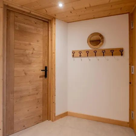 Chalet Chocolate Moose - Snow And Trek - *
