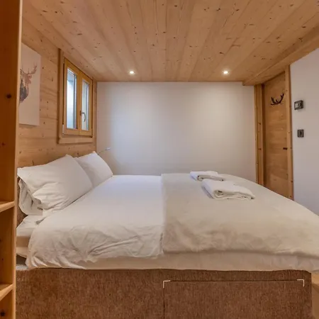 Chocolate Moose - Snow And Trek - * Morzine